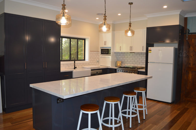 Makeham's Cabinets - Kitchens, Wardrobes, Vanities, Laundries, Stone Benchtops
